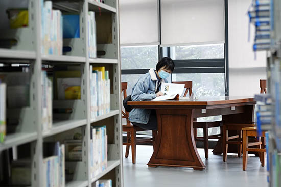 Le ministère chinois de l'éducation demande aux universités d'échelonner leurs dates de reprise des cours