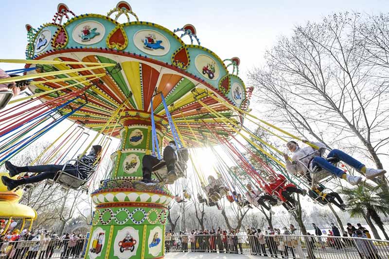 Les gens sont restés dans la ville où ils vivent et travaillent pour fêter le Nouvel an chinois, ce qui a boosté la consommation pendant les vacances