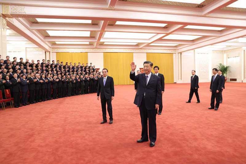 Xi Jinping rencontre les représentants de la mission Chang'e-5