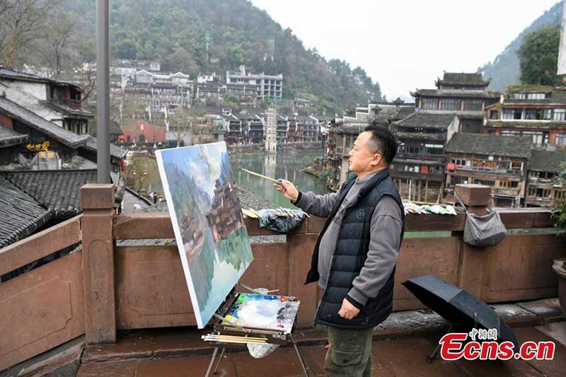 Zoom avant sur la belle ville de Fenghuang