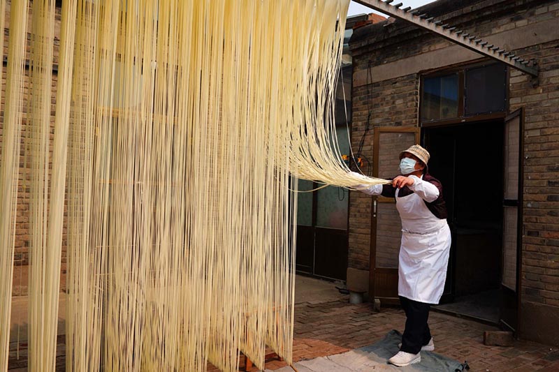 Dans le Hebei, les nouilles faites à la main offrent de nouvelles sources de revenus