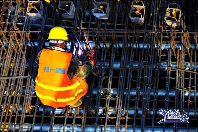 Le projet du pont maritime de Meizhouwan, une étape clé de la construction du chemin de fer transocéanique