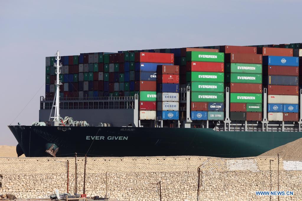 Reprise du trafic dans le canal de Suez