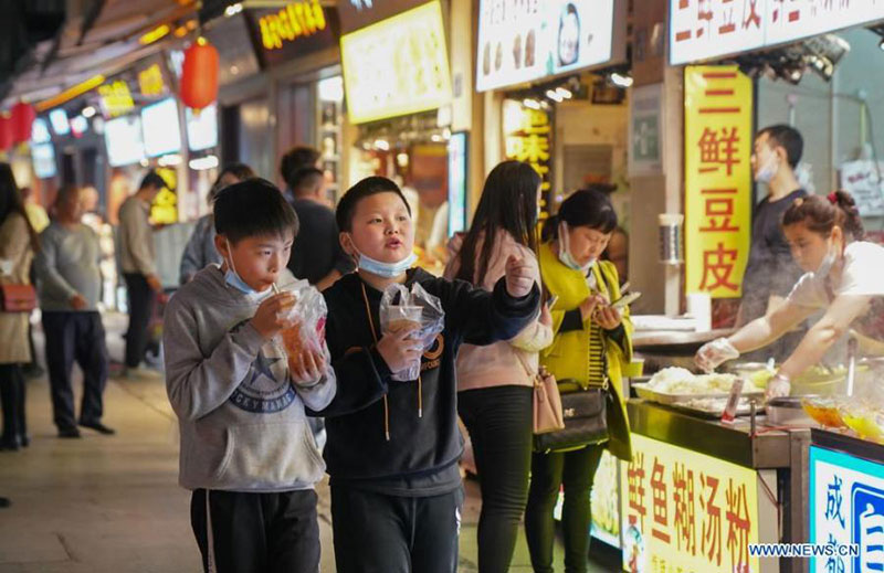 En image : la vie nocturne à Wuhan