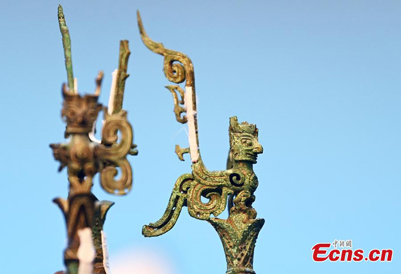 Une sculpture d'arbre en bronze provenant des ruines de Sanxingdui a été restaurée