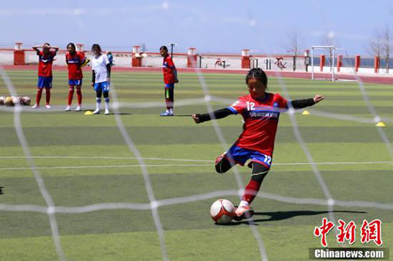 Les filles tibétaines ont réalisé un rêve de football