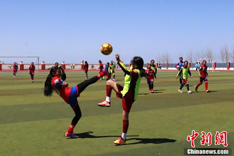 Les filles tibétaines ont réalisé un rêve de football