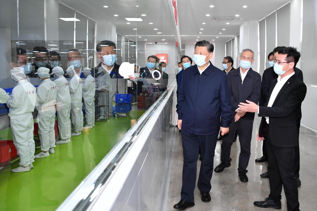 Xi Jinping inspecte la ville de Liuzhou