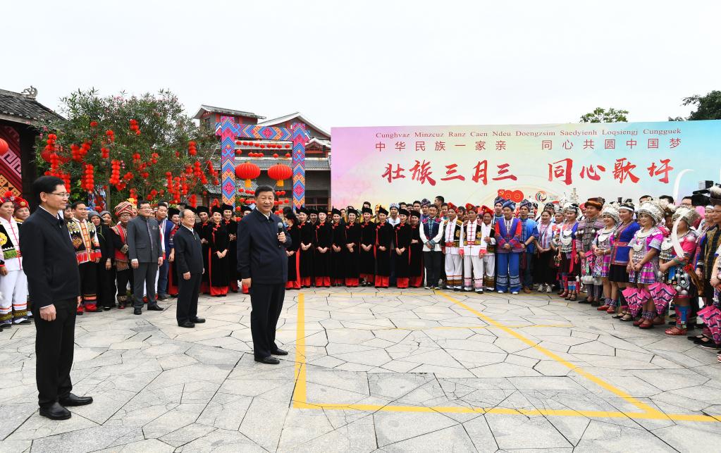 Chine : Xi Jinping inspecte la ville de Nanning