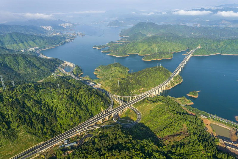 Les autoroutes sont témoins du développement de la Chine