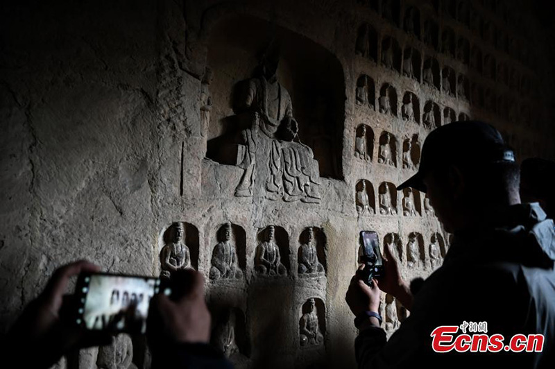 Un ? Trésor national ? vieux de 1 500 ans : le temple de la grotte de Gongyi impressionne les touristes