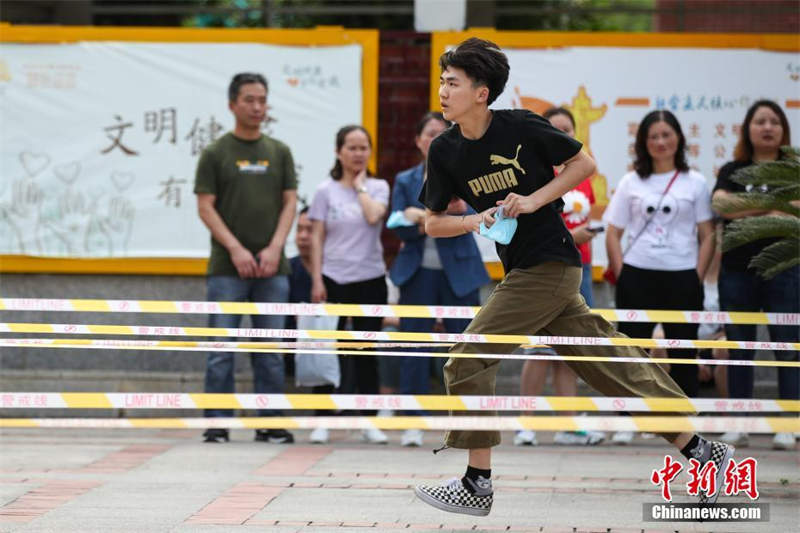 Début du Gaokao pour 2021, 10,78 millions d'élèves se présentent dans les salles d'examen