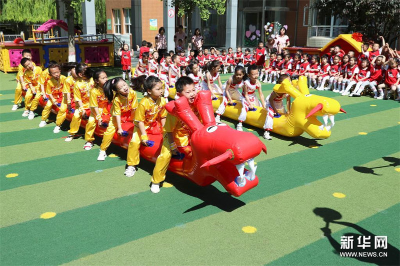 Des activités organisées à l'école pour célébrer la Fête des Bateaux-Dragons