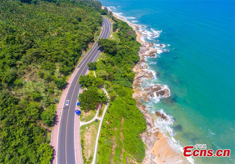 La charmante route touristique c?tière de Wanning dans la province de Hainan