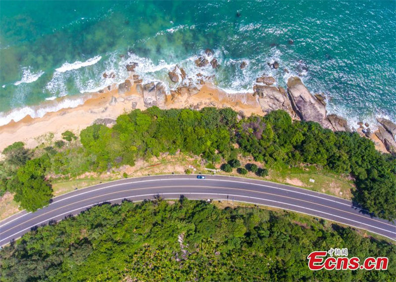 La charmante route touristique c?tière de Wanning dans la province de Hainan