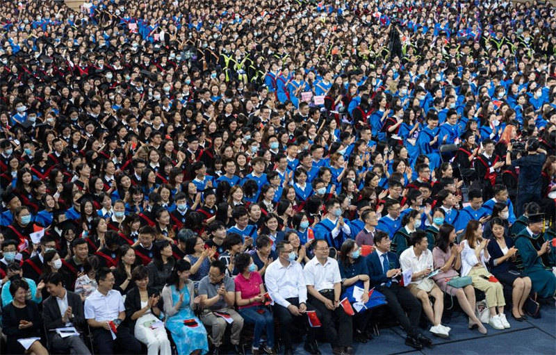 Chine : cérémonie de remise des dipl?mes à l'Université des langues étrangères de Beijing