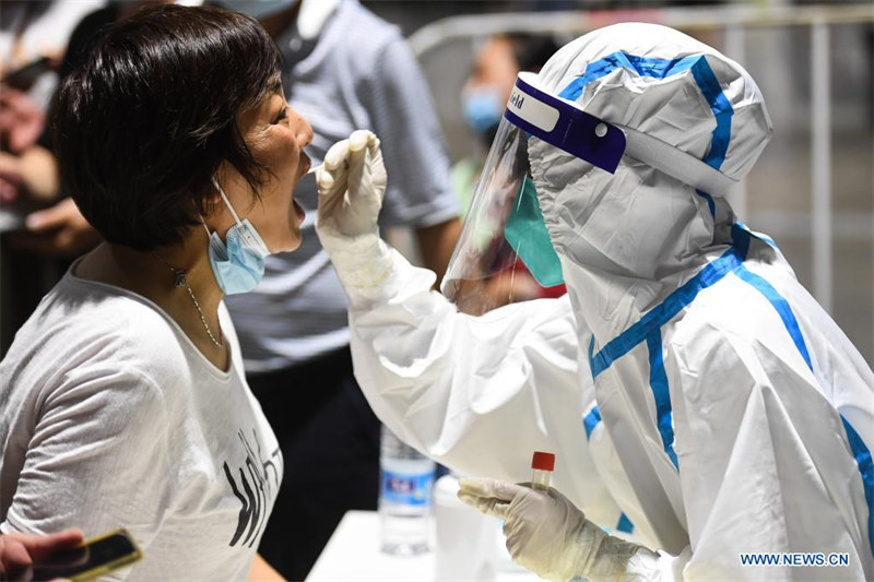 (COVID-19) Chine : Nanjing lance une campagne de dépistage à l'échelle de la ville après des infections dans un aéroport