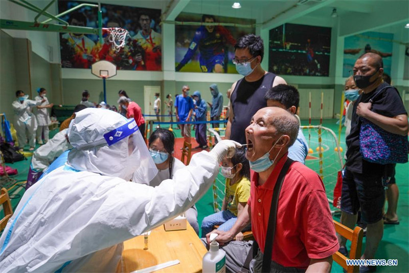 (COVID-19) Chine : Nanjing lance une campagne de dépistage à l'échelle de la ville après des infections dans un aéroport