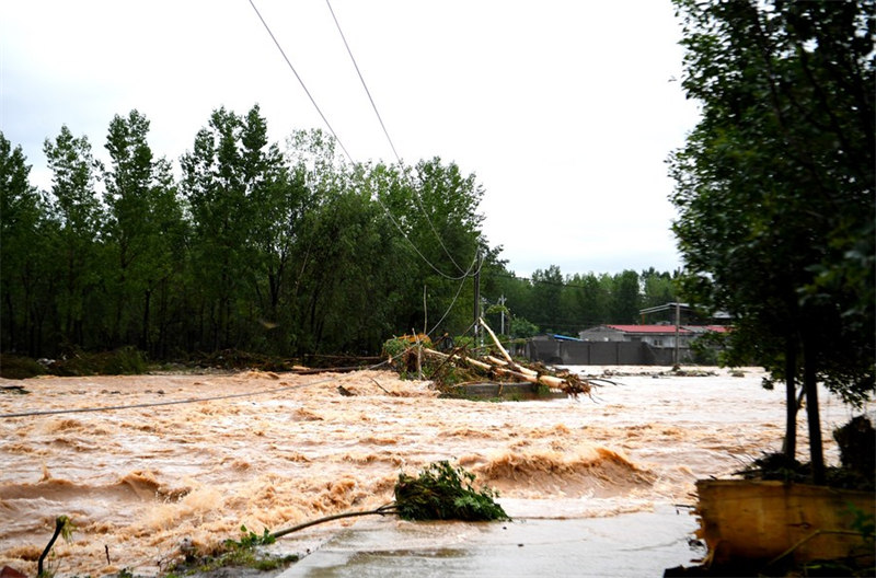 La Chine lance des efforts de sauvetage massifs après les pluies torrentielles du Henan