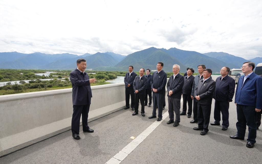 Xi Jinping inspecte le Tibet, insistant sur la stabilité durable et le développement de haute qualité