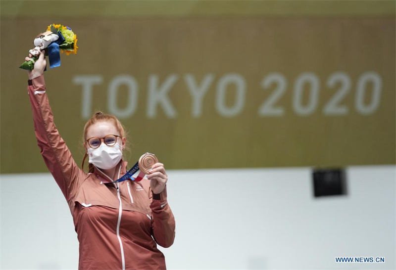 JO de Tokyo : cérémonie de remise des médailles de tir à la carabine à air 10m femmes