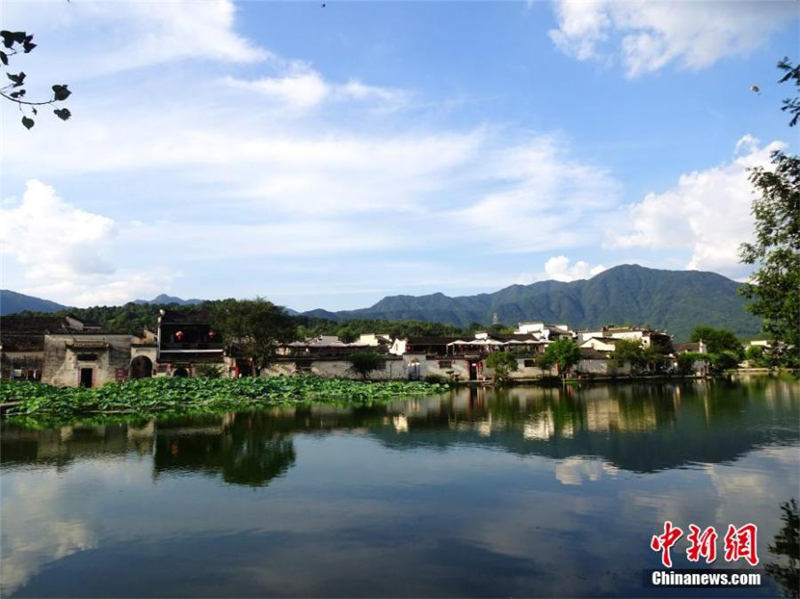 Les paysages pittoresques du village de Hongcun, site du patrimoine mondial