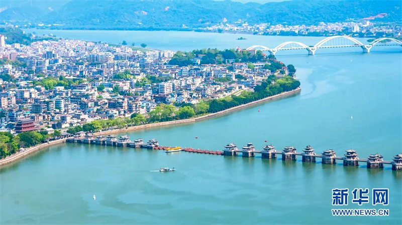 à Chaozhou, dans le Guangdong, on ? détruit le pont après avoir traversé la rivière ?