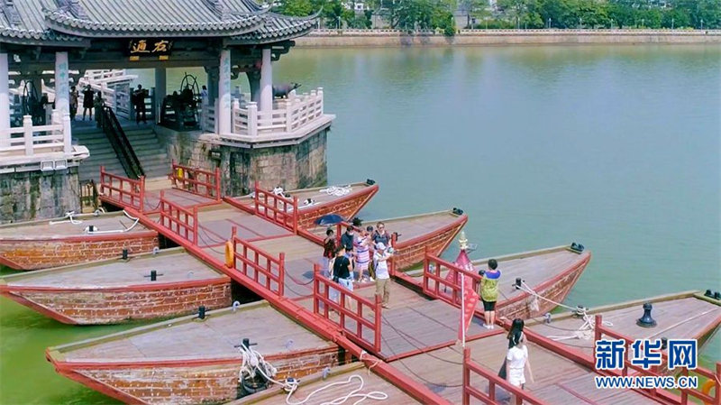 à Chaozhou, dans le Guangdong, on ? détruit le pont après avoir traversé la rivière ?