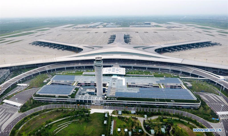 Un nouvel aéroport international ouvre à Qingdao, dans l'est de la Chine