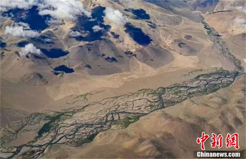 Découvrez le magnifique Tibet vu du ciel