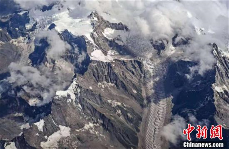 Découvrez le magnifique Tibet vu du ciel