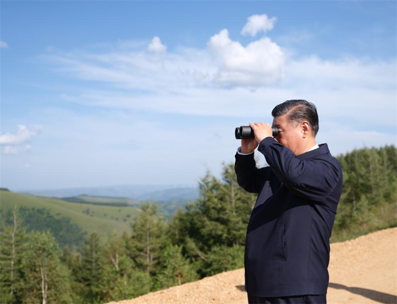 Xi Jinping en inspection dans une ferme forestière de la province du Hebei