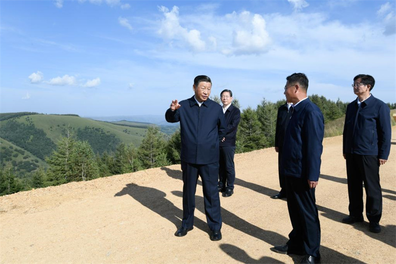 Xi Jinping en inspection dans une ferme forestière de la province du Hebei