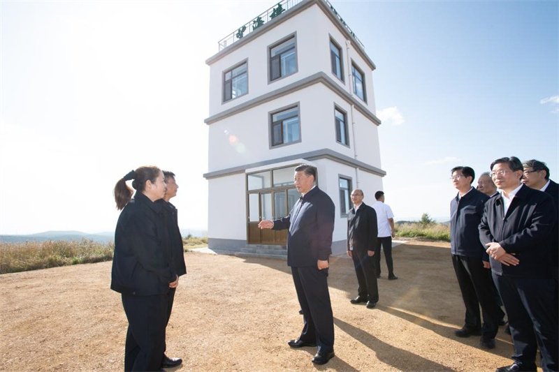 Xi Jinping en inspection dans une ferme forestière de la province du Hebei