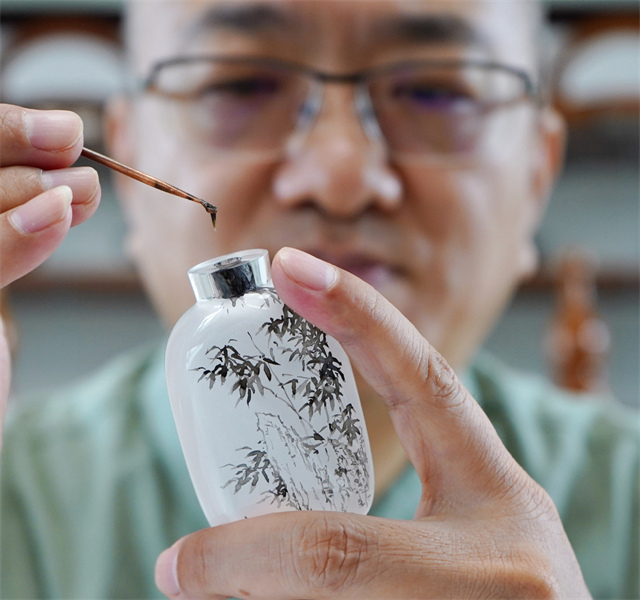 La peinture d'intérieur de Hengshui, un grand monde à l'intérieur d'une petite bouteille