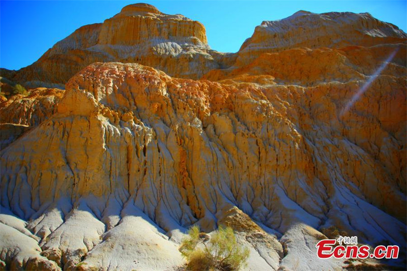 Les paysages du site pittoresque de la Cité du Diable au Xinjiang