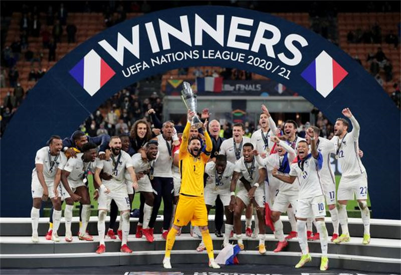 Finale de la Ligue des nations : la France renverse l'Espagne (2-1) pour s'offrir le trophée