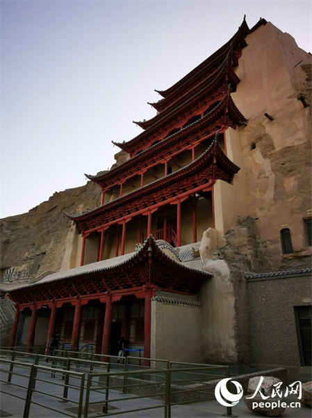 Le millénaire de Dunhuang : une longue histoire culturelle et une coexistence de sources et montagnes