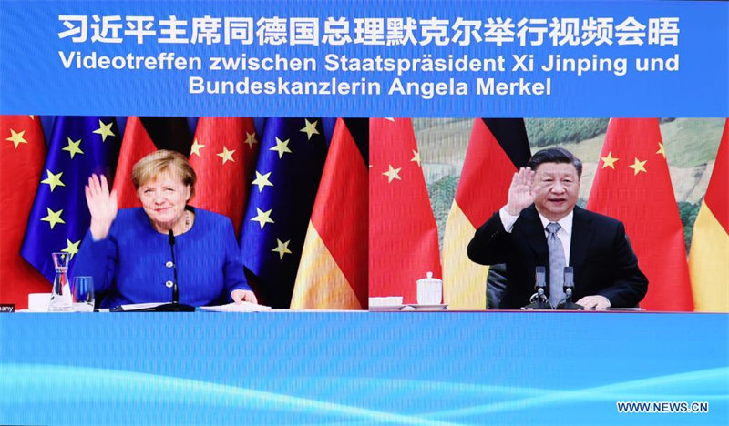 Xi Jinping s'entretient avec Angela Merkel par liaison vidéo