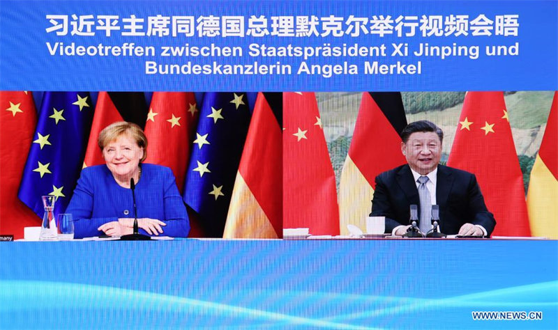 Xi Jinping s'entretient avec Angela Merkel par liaison vidéo