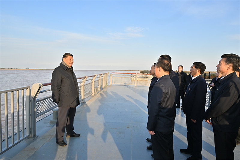 Xi Jinping inspecte l'estuaire du fleuve Jaune