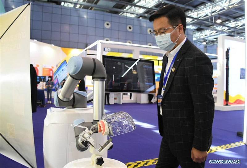 Chine : exposition pour la Semaine nationale de l'innovation et de l'entrepreneuriat de masse 2021 à Beijing