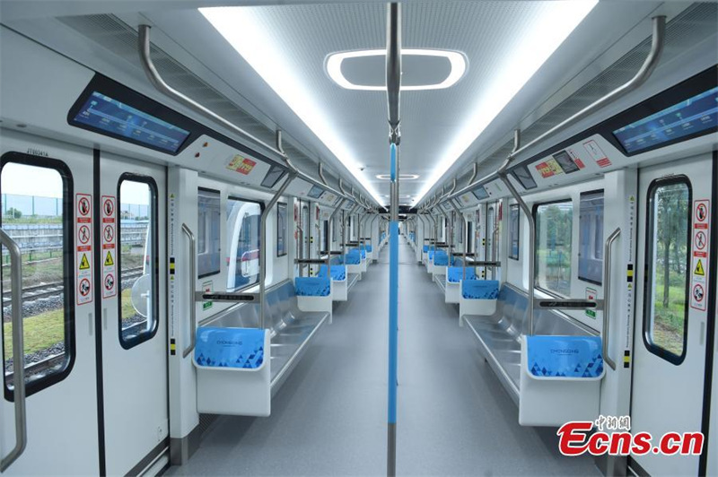 Le premier véhicule ferroviaire urbain de Chine à double courant mis en service à Chongqing