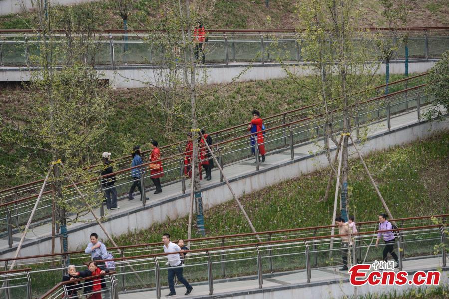 Chongqing : un sentier piétonnier qui ressemble à un serpent