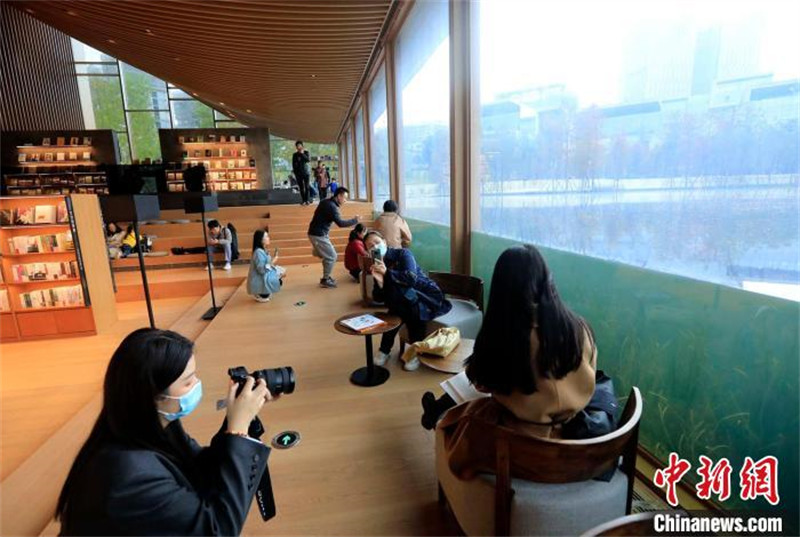 Une librairie sous-marine unique à Chengdu