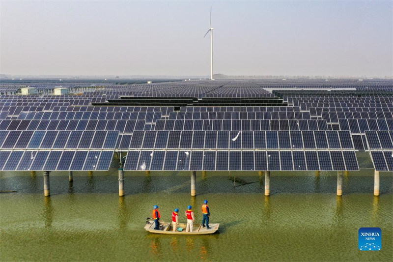 Le Jiangsu stimule le développement vert en promouvant l'énergie solaire et éolienne