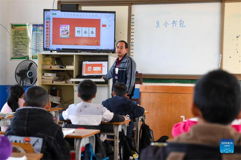 Des frères enseignants dévoués à l'éducation rurale dans le Guangxi