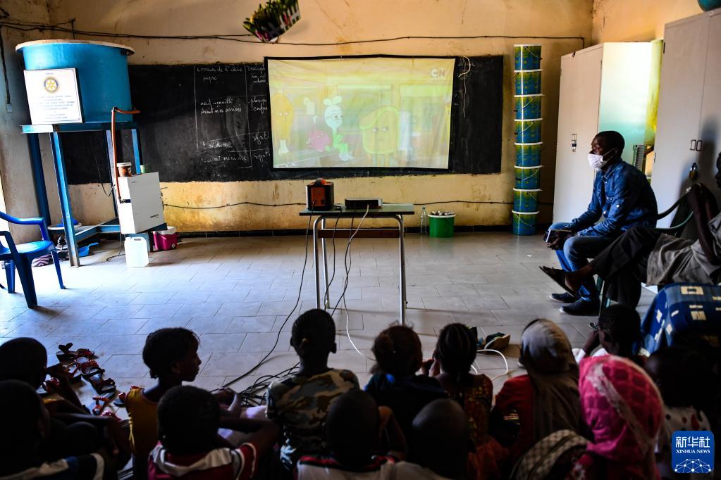 Le projet ? Dix mille villages connectés ? ouvre l'Afrique sur le monde