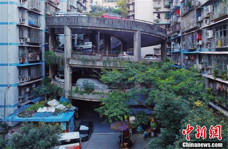 Parc-auto de forme ? Spirale ? de Chongqing 