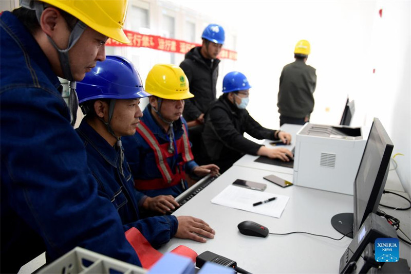 Anhui : la centrale photovolta?que du réservoir de Jiangji connectée avec succès au réseau